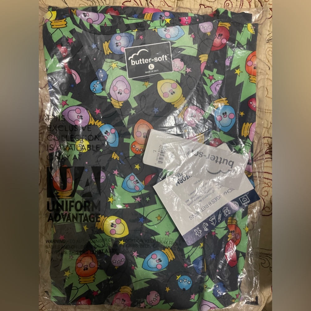 Women’s scrub top